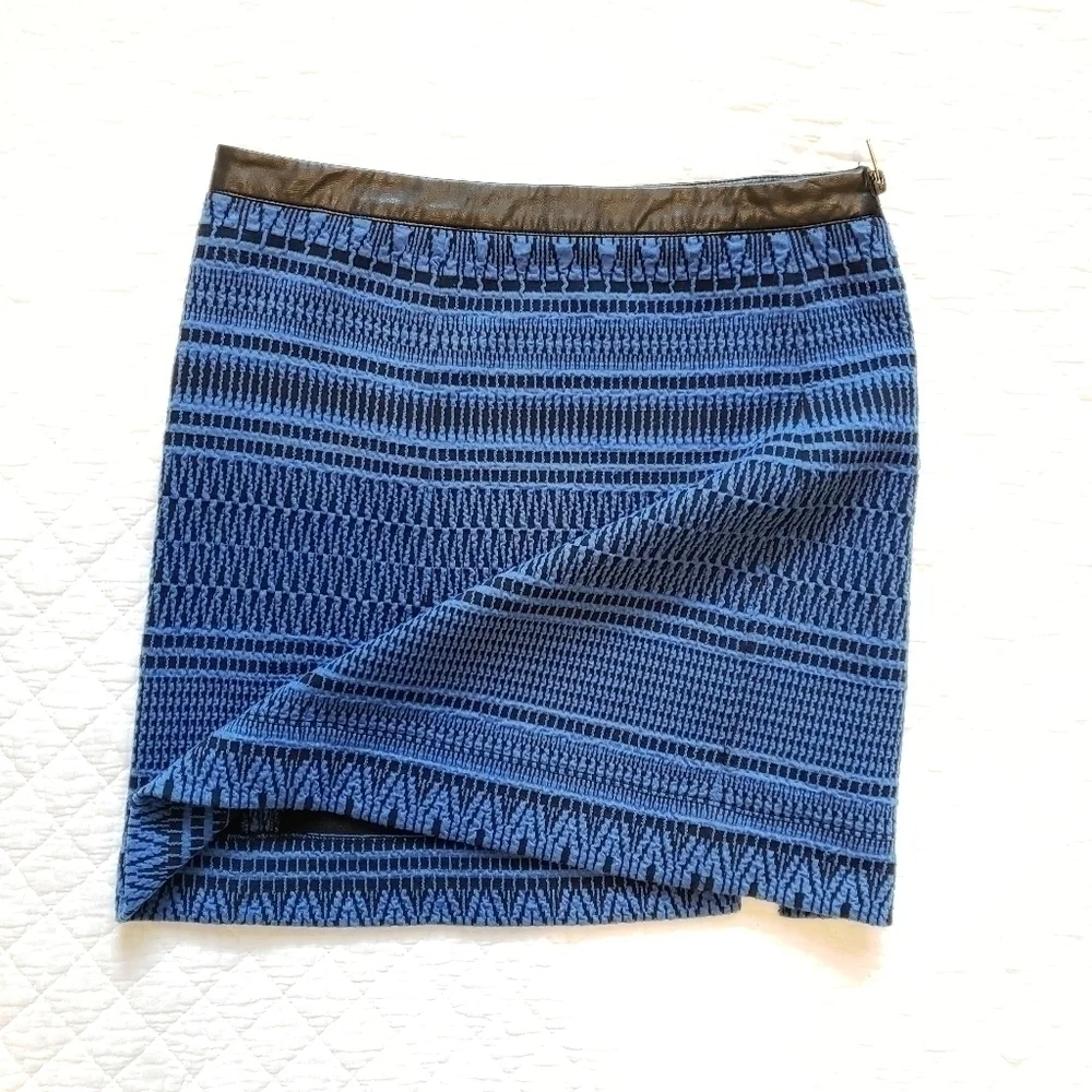 𝅺Sanctuary Y2K Zip Mini Blue Geo Black Skirt